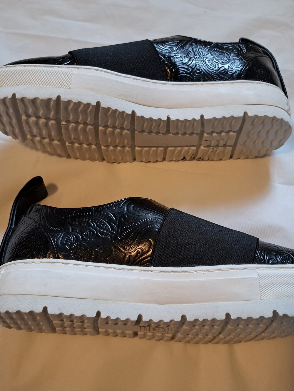 Jil Sander Black Embossed Leather Slip-On Loafers with White Sole - Picture 4 of 5